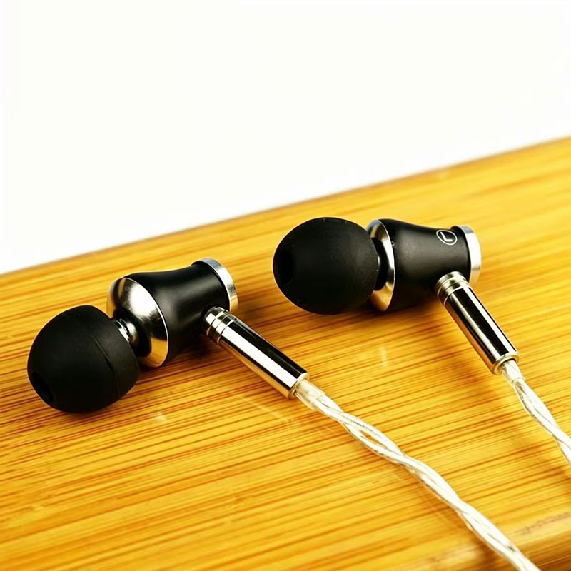 Słuchawki HiFi douszne z wymie – Type C Wired Earphones With Mic recenzja i cena